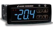 Digitálny panelový termostat Tecnologic Z31SA HS--B s napájaním 230V a modrým displejom (1)